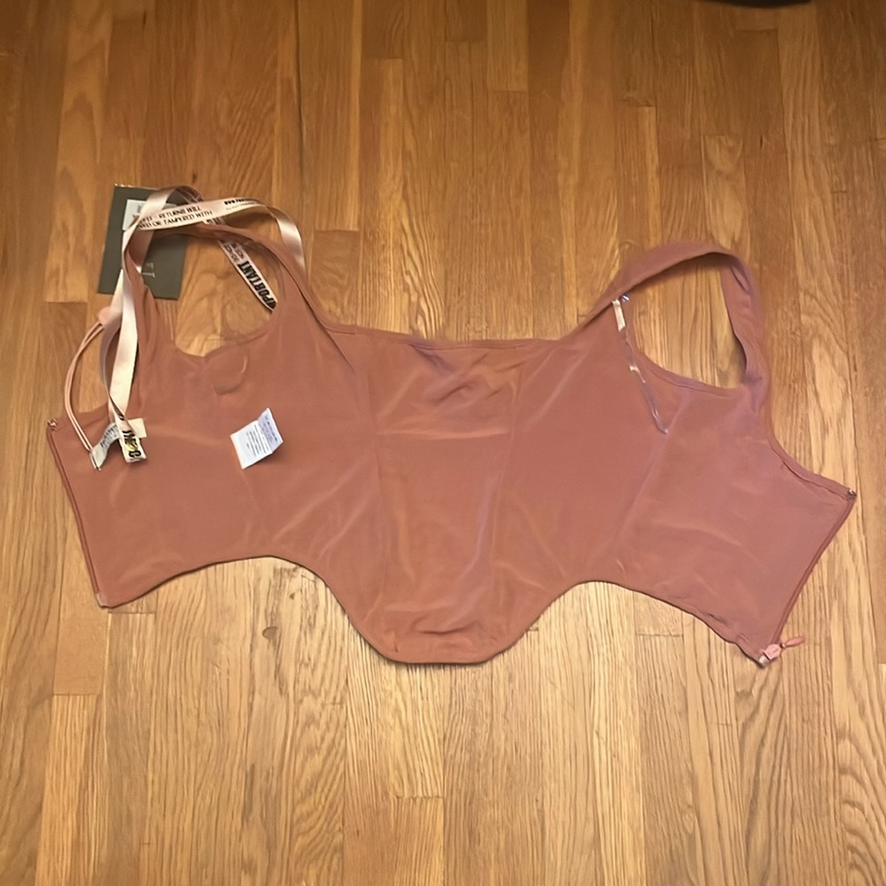 House of CB Edetta Rose Corset Top - Picture 8 of 10